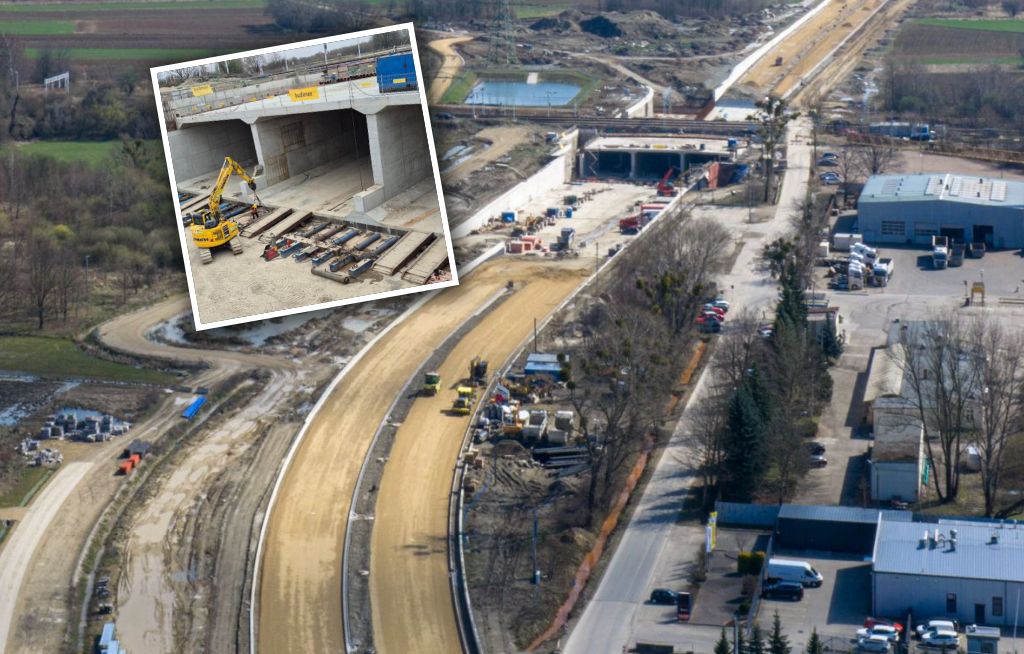 Waży 5,5 tys. ton i musi wejść pod tory. "Tego w Polsce jeszcze nie było"