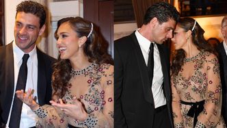 Jessica Alba i Michele Morrone wymieniają czułe spojrzenia na gali rozdania nagród. Spodziewaliście się takiego duetu?