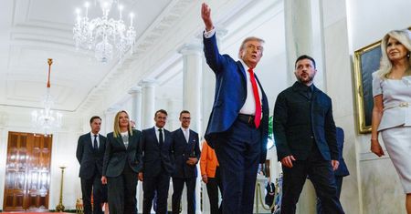 Rzeka pieniędzy dla USA. Europa ma się zrzucić na uzbrojenie dla Kijowa