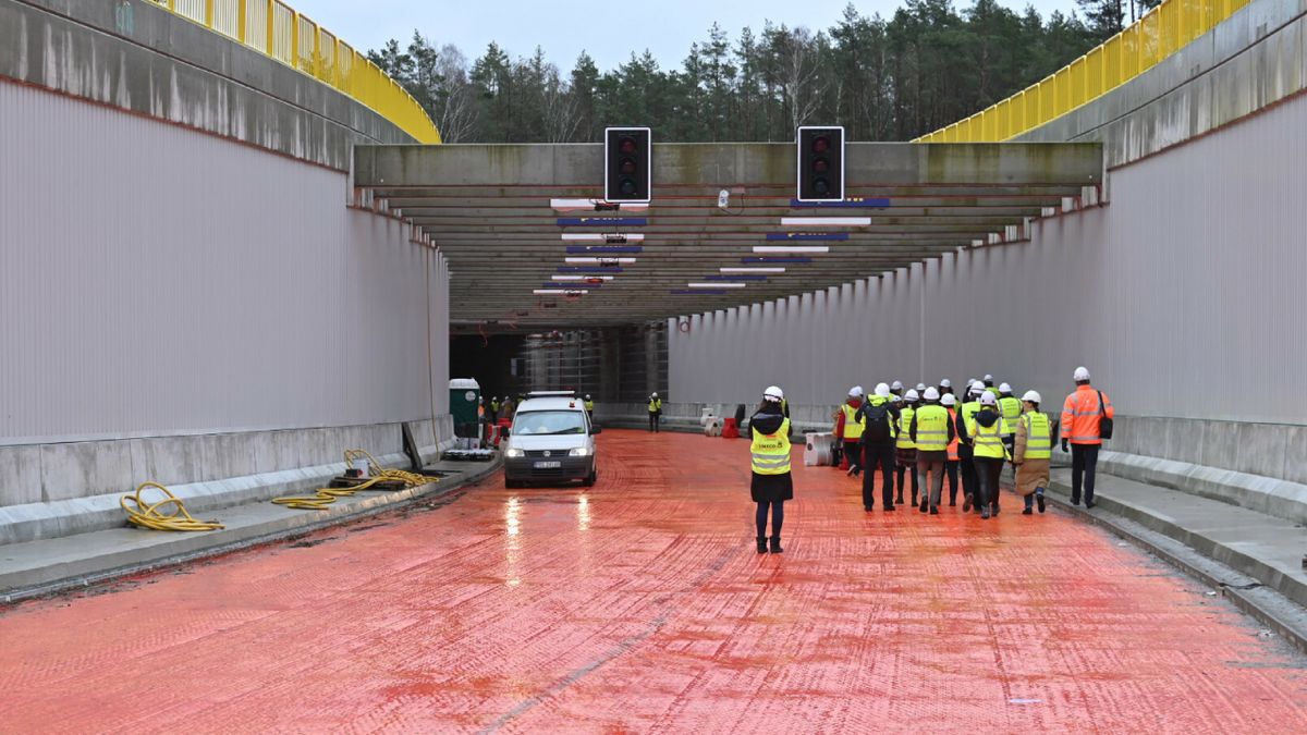 W najbliższy piątek o planowane jest  otwarcie tunelu pod Świną.