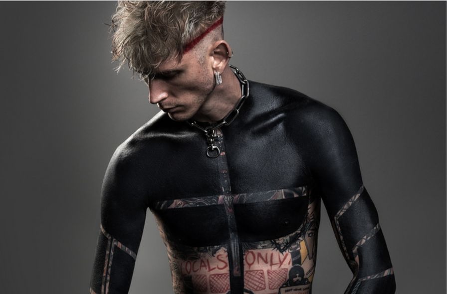 Machine Gun Kelly zaskoczył nowym tatuażem