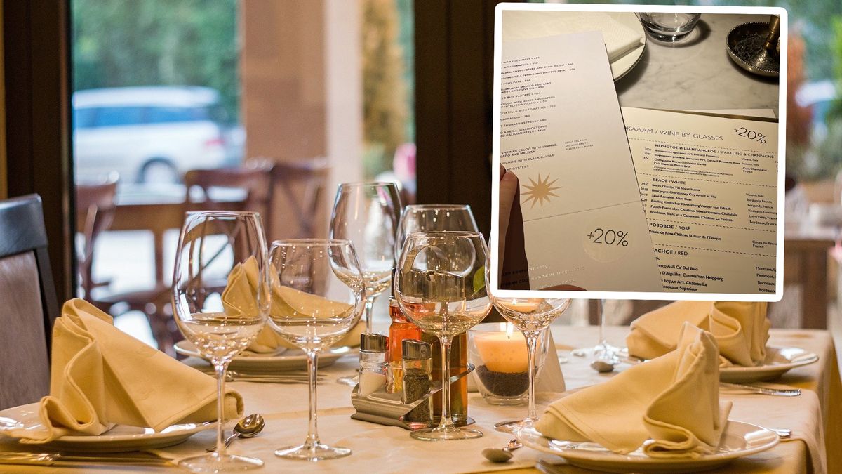 Rosyjska restauracja zaczęła umieszczać informacje o podwyżkach cen w formie naklejek