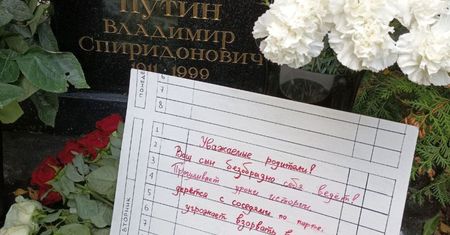 Rosjanie zostawili kartkę na grobie rodziców Putina. Mocne słowa