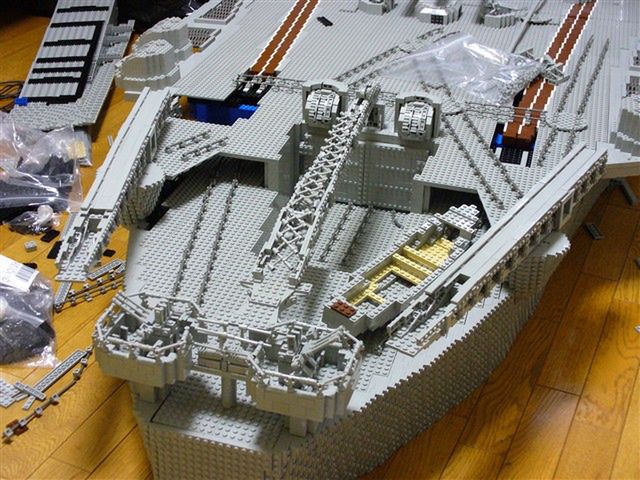 Monumentalny pancernik z klocków lego (150kg!) 5
