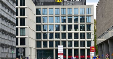 Poczta Polska planuje redukcję etatów. W grę wchodzi ponad 8 tys. miejsc pracy