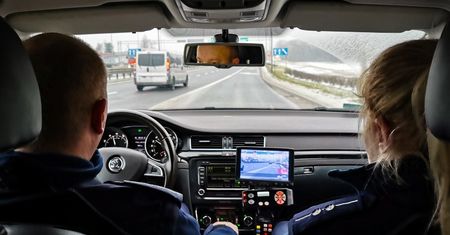 Zatrzymał auto do kontroli. Mocno się zdziwił, kto jest za kierownicą