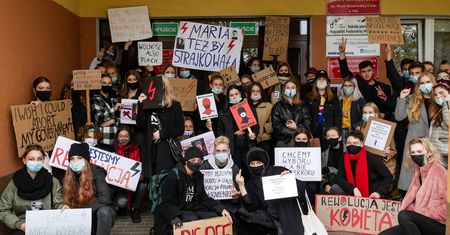 Czarny marsz uczniów pilskiego LO