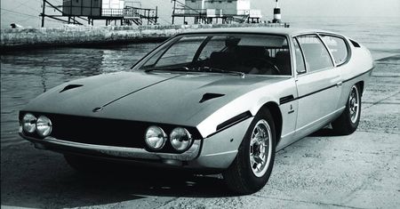 Lamborghini zapowiada następcę Espady. Elektryczny napęd na horyzoncie