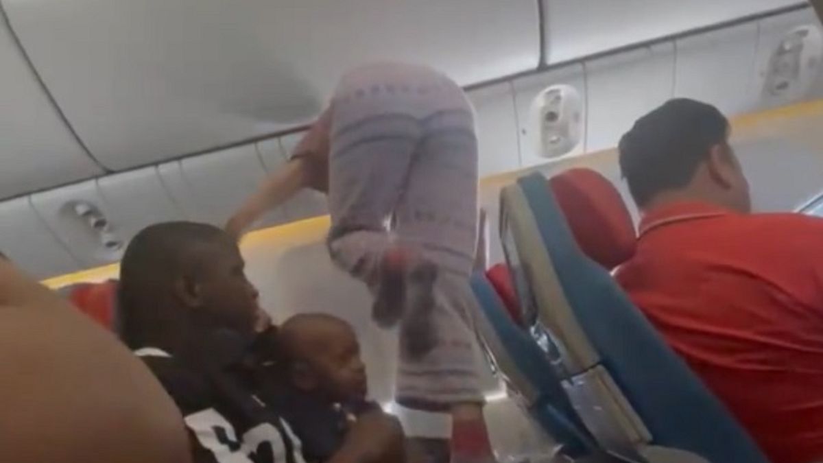 Nietypowe zachowanie pasażerki podzieliło internautów 