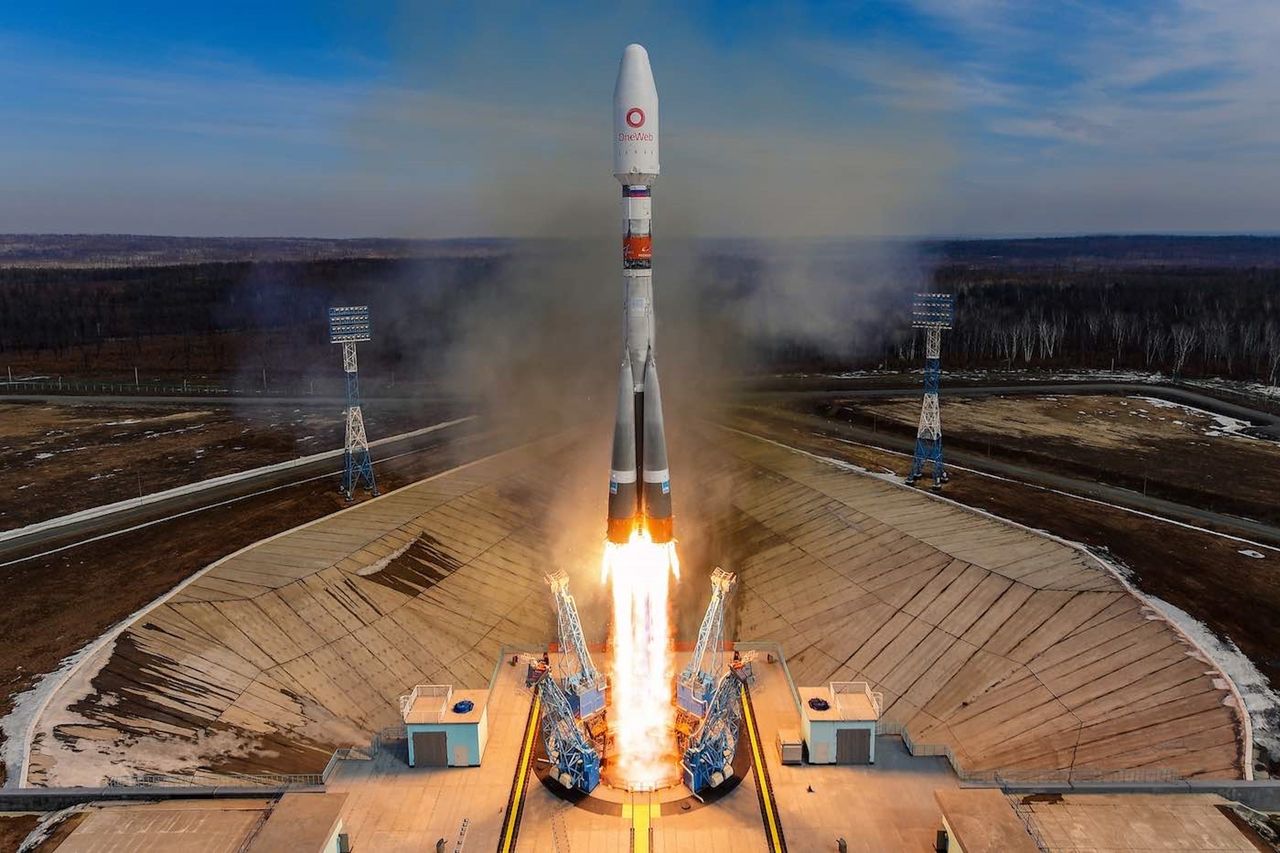 Start rakiety Sojuz 2.1b (na zdjęciu misja OneWeb 6)