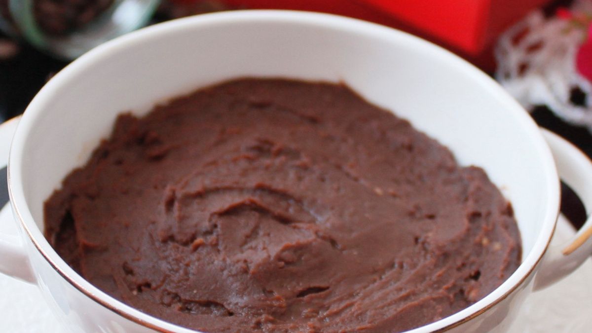 Hummus czekoladowy to świetny dodatek do naleśników