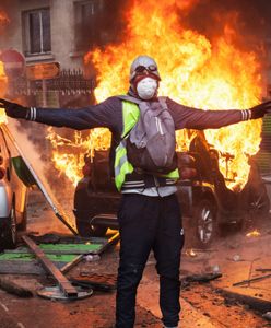 Wrze we Francji. Dantejskie sceny na ulicach Paryża