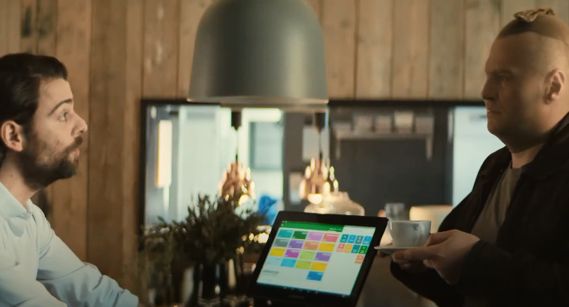 Czeska Dotykačka wchodzi na polski rynek z kampanią „Słyszałem, że masz kasę”