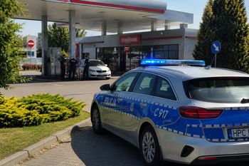 72-latka z zanikami pamięci odnaleziona na Zazamczu. Pomógł pracownik stacji paliw