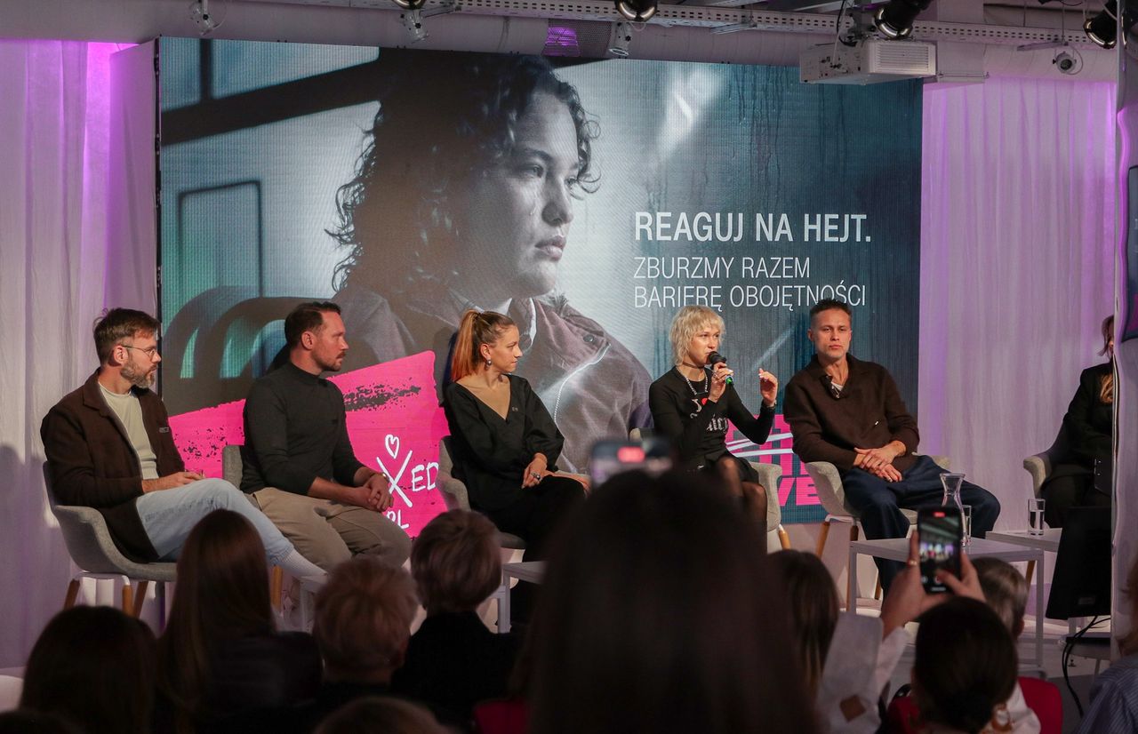 Burzymy bariery obojętności. T-Mobile i Dawid Podsiadło w kampanii #HejtOutLoveIn