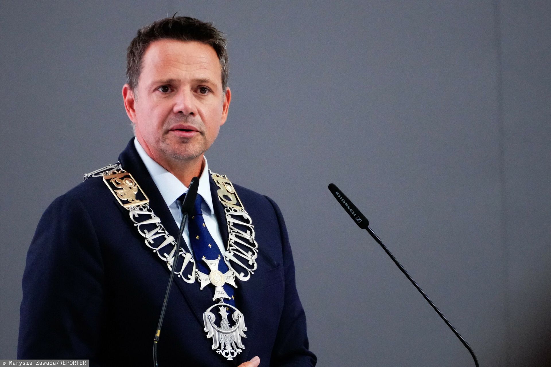 Burza wokół nocnej prohibicji. Masowo krytykują Trzaskowskiego