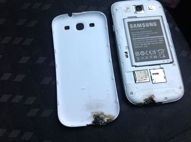 spalony Galaxy S III (fot. boards.ie)