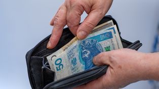 Seniorka uwierzyła w historię o wypadku. Straciła 65 tysięcy złotych
