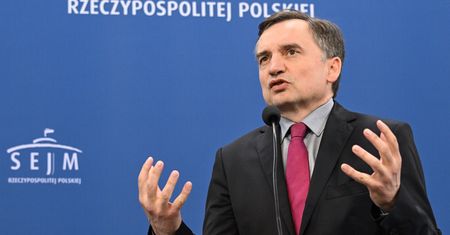 Prokuratura potwierdza: Ziobro został przesłuchany w sprawie FS
