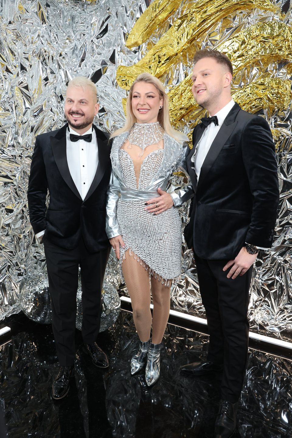 Magdalena Narożna z zespołem Piękni i Młodzi