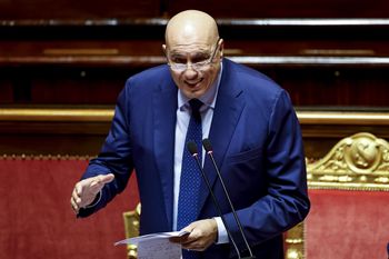 Szef MON Włoch o wsparciu flotylli w Gazie. Okręt zastąpi fregatę