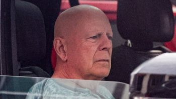 Cierpiący na demencję Bruce Willis wybrał się na przejażdżkę po ulicach Los Angeles. Paparazzi zrobili mu zdjęcia