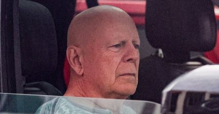 Cierpiący na demencję Bruce Willis wybrał się na przejażdżkę po ulicach Los Angeles. Paparazzi zrobili mu zdjęcia