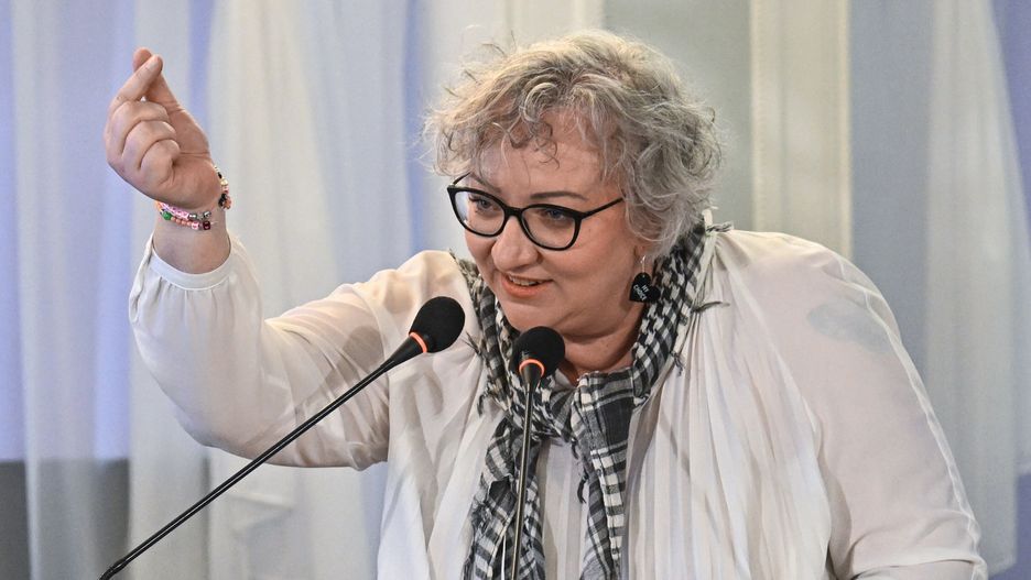 Warszawa, 16.05.2024. Jedna z liderek Ogólnopolskiego Strajku Kobiet Marta Lempart na posiedzeniu sejmowej Komisji Nadzwyczajnej do rozpatrzenia projektów ustaw dotyczących prawa do przerywania ciąży, w Sejmie w Warszawie, 16 bm. Przedmiotem obrad jest wysłuchanie publiczne w sprawie projektów dotyczących aborcji. (ad) PAP/Radek Pietruszka