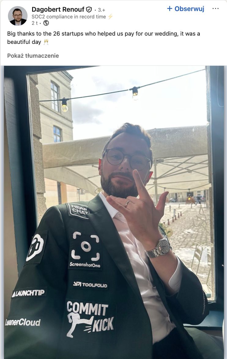 Sprzedał powierzchnię reklamową na swoim garniturze