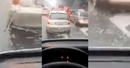 Gradobicie w Mysłowicach. Grad strzaskał szybę w aucie
