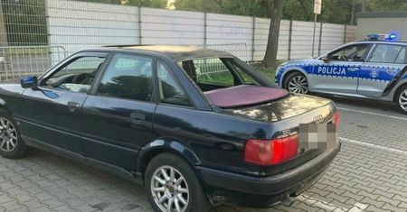 Jechał bez tylnej szyby. "Prawa jazdy nie mam i nigdy nie miałem"
