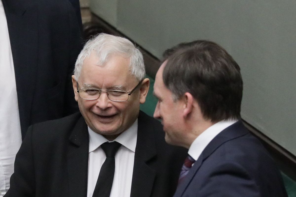 Zbigniew Ziobro i Jarosław Kaczyński są obecnie w konflikcie. Konsekwencje  tej walki dotykają partyjnych struktur 