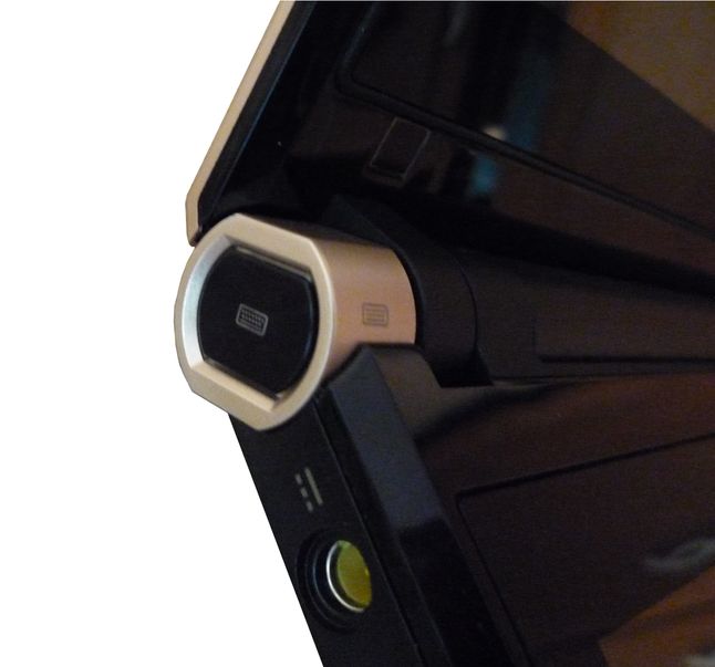 Acer Iconia Touchbook - przycisk przywołujący klawiaturę ;)