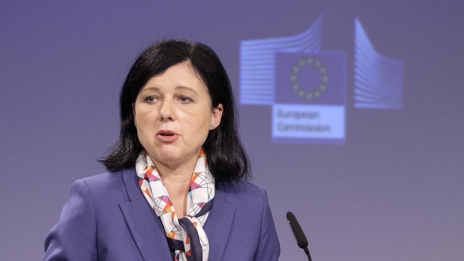 "Lex TVN". Wiceszefowa KE Vera Jourova o nowym projekcie PiS: uważnie śledzimy sytuację