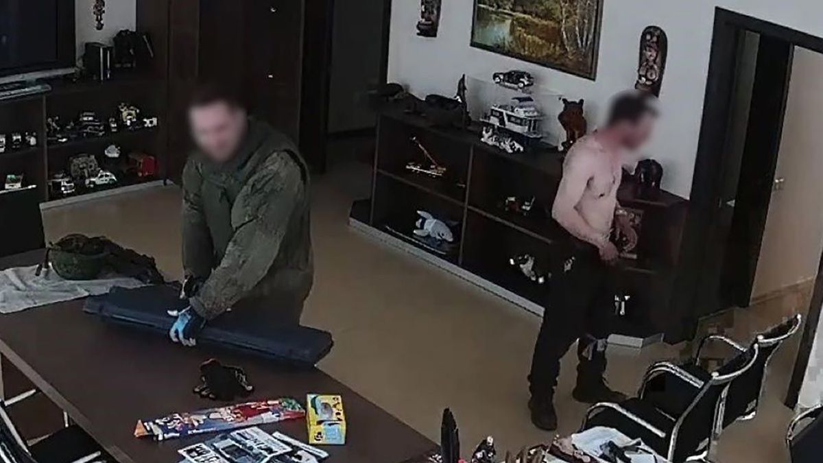 Rosjanie zamordowali cywilów strzałem w plecy i przystąpili do okradania firmy