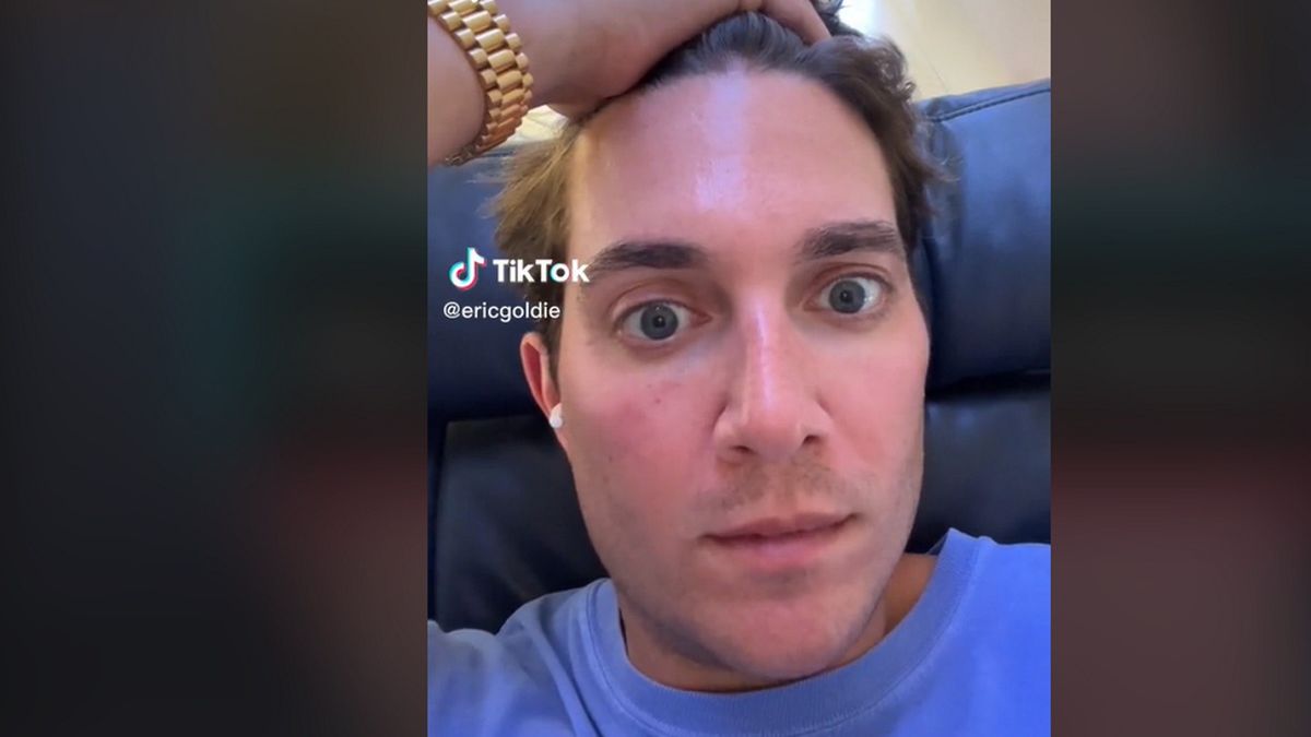 Eric pokazał, co go spotkało w samolocie