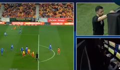 FIFA wprowadzi reklamy w przerwach na VAR? "Kontrowersyjny krok"
