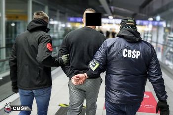 Polski gangster wpadł na gorącej wyspie. W tle kontrabanda za miliony