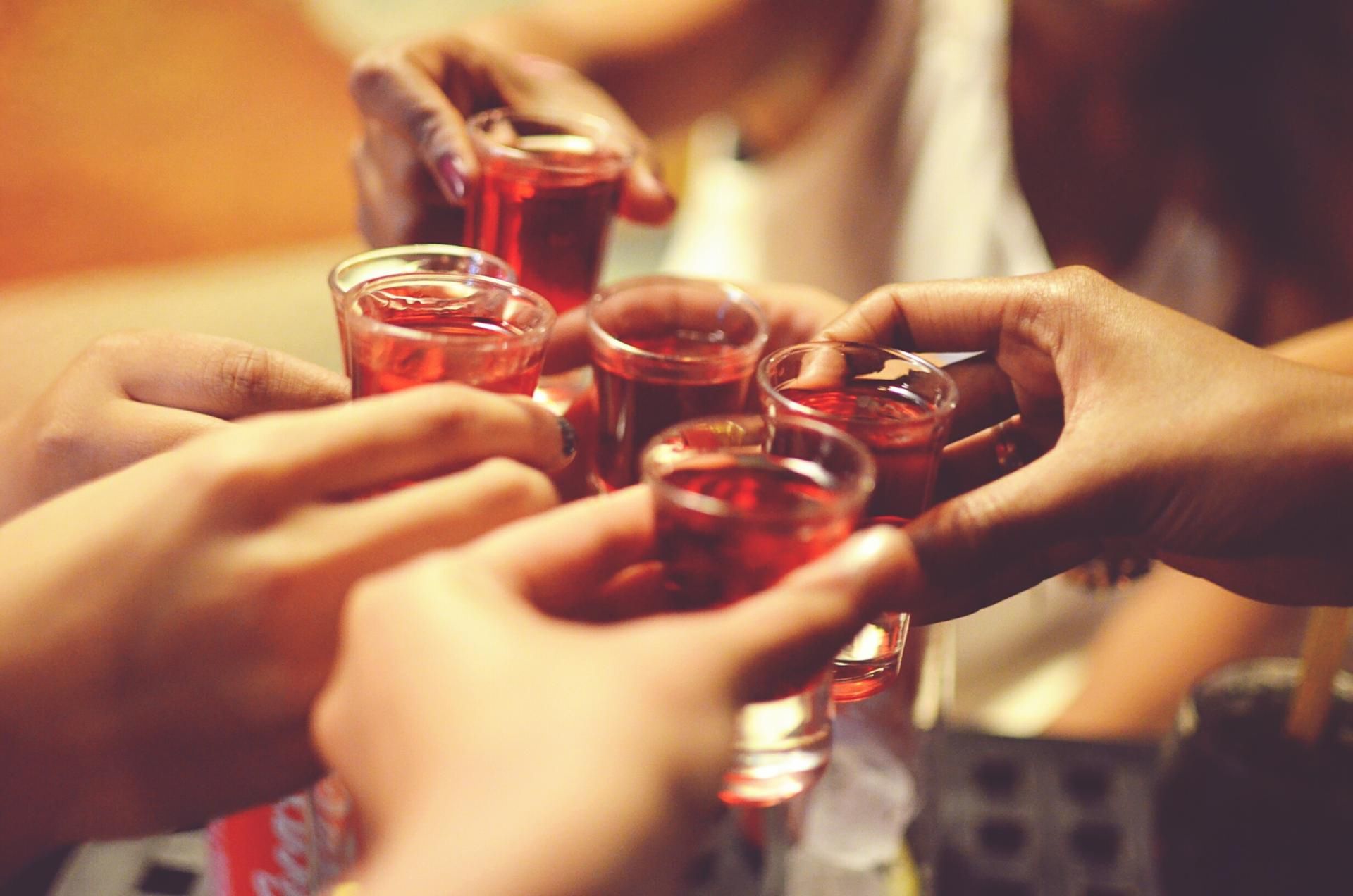 Często sięgasz po alkohol - to może być przyczyną problemów z wagą