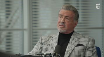 Ciosy, kopniaki w brzuch. Dom z piekła rodem. Dziś Stallone mówi, co przeżył w dzieciństwie