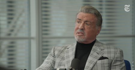 Ciosy, kopniaki w brzuch. Dom z piekła rodem. Dziś Stallone mówi, co przeżył w dzieciństwie
