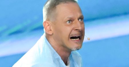 Michał Wójcik poszukiwany przez urząd. Utrudnia życie niedoszłym teściom