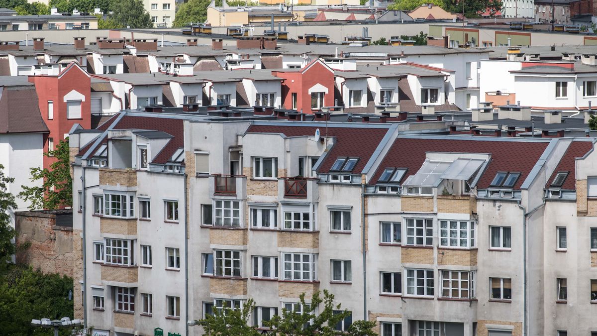 blokowisko
Bydgoszcz  28.05.2015 Bloki mieszkalne na osiedlu Szwederowo w Bydgoszczy.
. soa PAP/Tytus �mijewski
Tytus �mijewski
blokowisko, mieszkanie, miasto, wie�owiec, budownictwo mieszkaniowe, sypialnia miasta, dzielnica Szwederowo, osiedle mieszkaniowe, infrastruktura miasta, zabudowa mieszkaniowa, zesp� mieszkaniowy, blok, budynek, podr�e, turystyka, budownictwo  mieszkalne