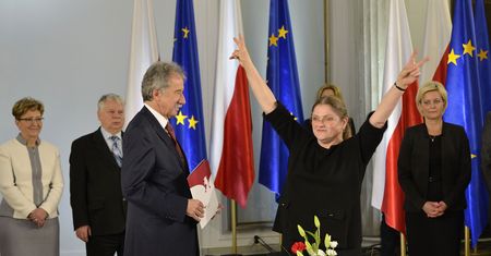 Krystyna Pawłowicz alarmuje: chcą obalić konstytucję