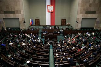 Bon turystyczny nie dla emerytów. Sejm odrzucił poprawki Senatu