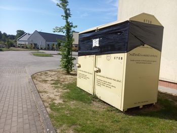 Chojnice: Odzież i tekstylia wielkim problemem na południu Pomorza. Firmy i fundacje już ich nie odbierają