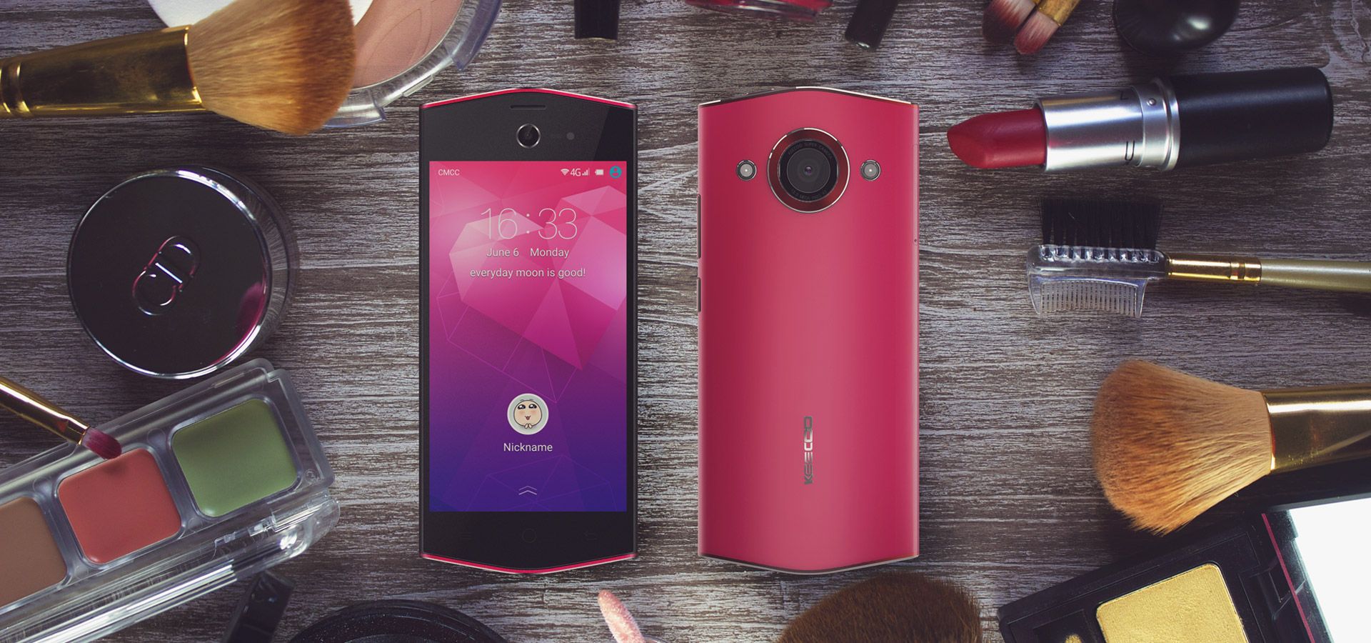 Dziwaczny wygląd, flash do selfie i antybakteryjne właściwości. Według tej firmy to idealny smartfon dla kobiet 1