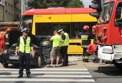 Tramwaj nie zahamował na przystanku: trzy osoby ranne