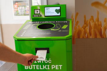 Nie mógł odzyskać pieniędzy z kaucji w innej Żabce. Sieć wyjaśnia