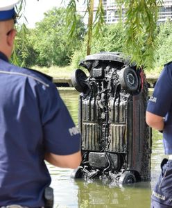 Wraki aut w rzece Elbląg. "W środku nie było szczątków ludzkich"